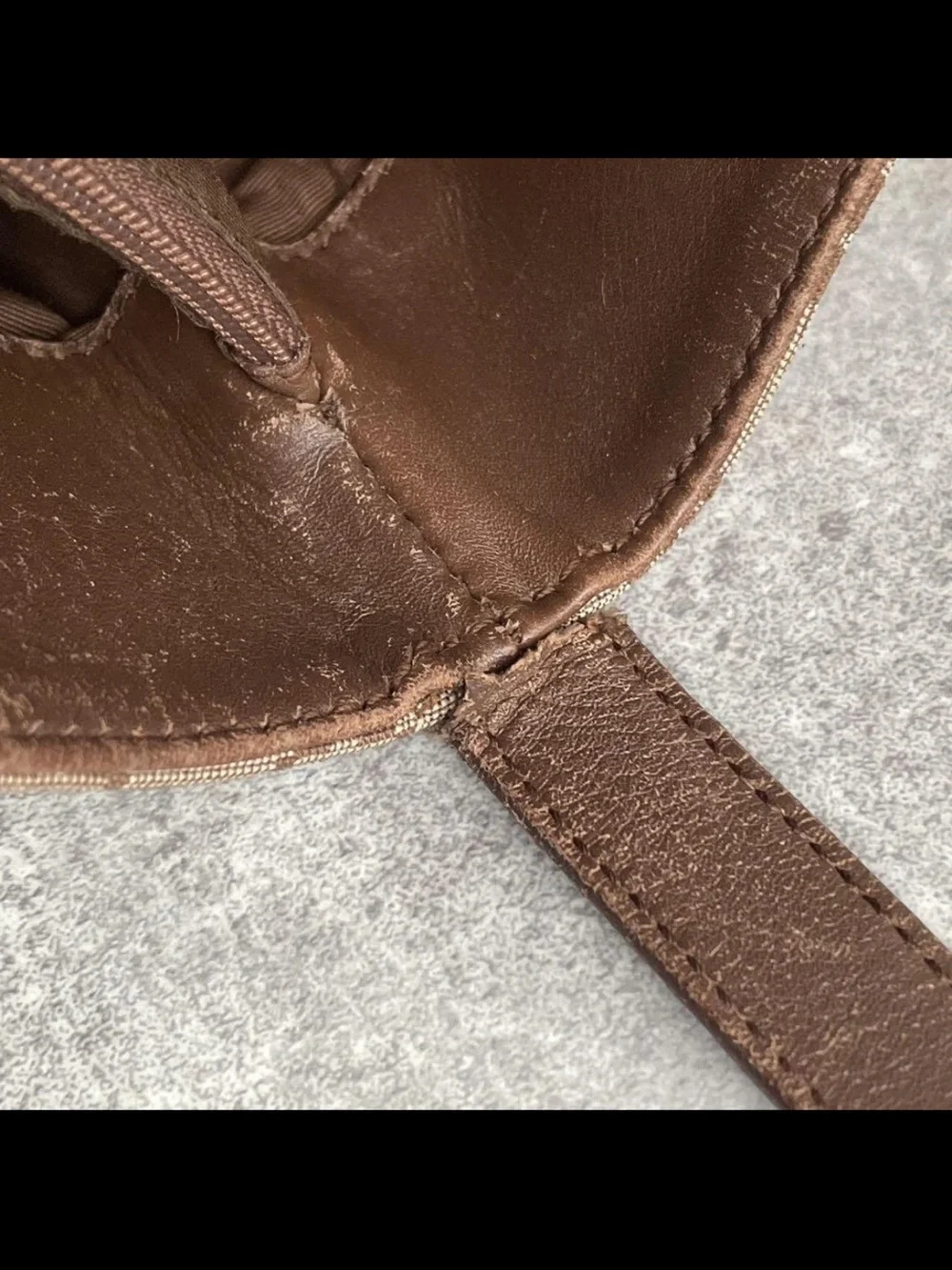 Gucci Brown/Beige GG Supreme Shoulder Bag